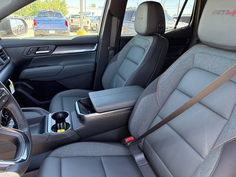 New 2026 GMC Terrain AT4 AWD/4WD image 4