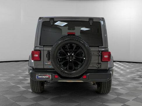 Used 2025 Jeep Wrangler Unlimited Sahara AWD/4WD image 4