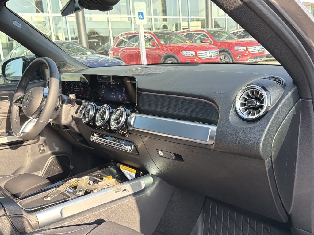 Certified 2026 Mercedes-Benz GLB 250 4MATIC image 19