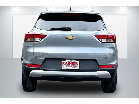 Used 2025 Chevrolet TrailBlazer LT FWD image 4