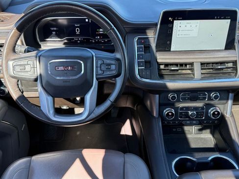 Used 2022 GMC Yukon SLT image 30