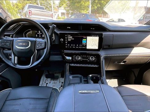 Used 2025 GMC Sierra 2500 AT4X AWD/4WD image 15