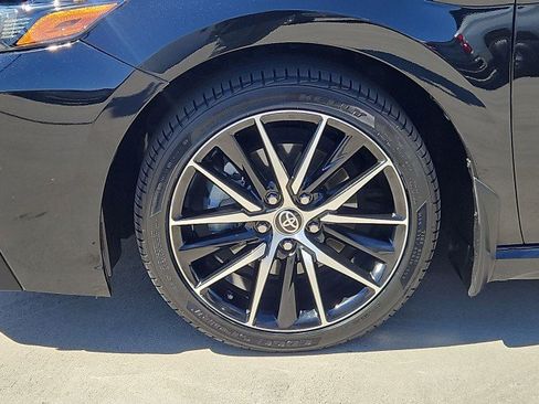 Used 2022 Toyota Camry SE w/ Convenience Package FWD image 32
