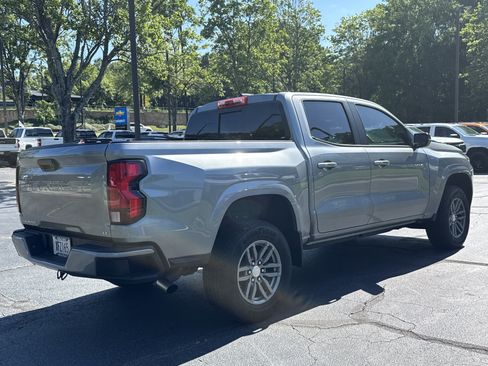 Used 2024 Chevrolet Colorado LT w/ LT Convenience Package RWD image 5