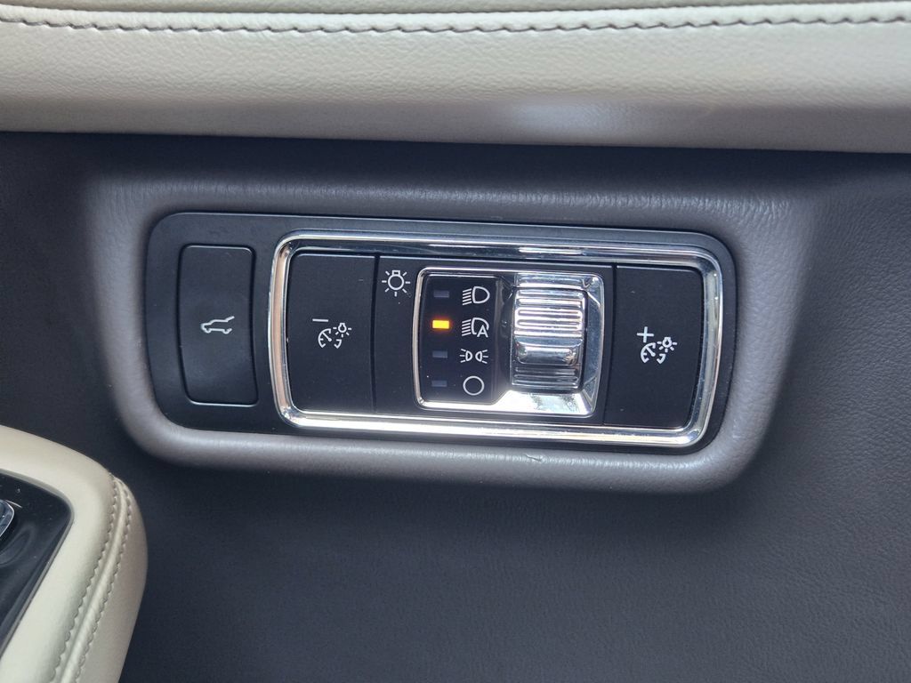 Used 2024 Lincoln Aviator Reserve w/ Equipment Group 201A RWD image 28