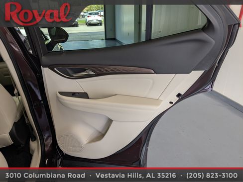 Used 2023 Buick Envision Avenir FWD image 9