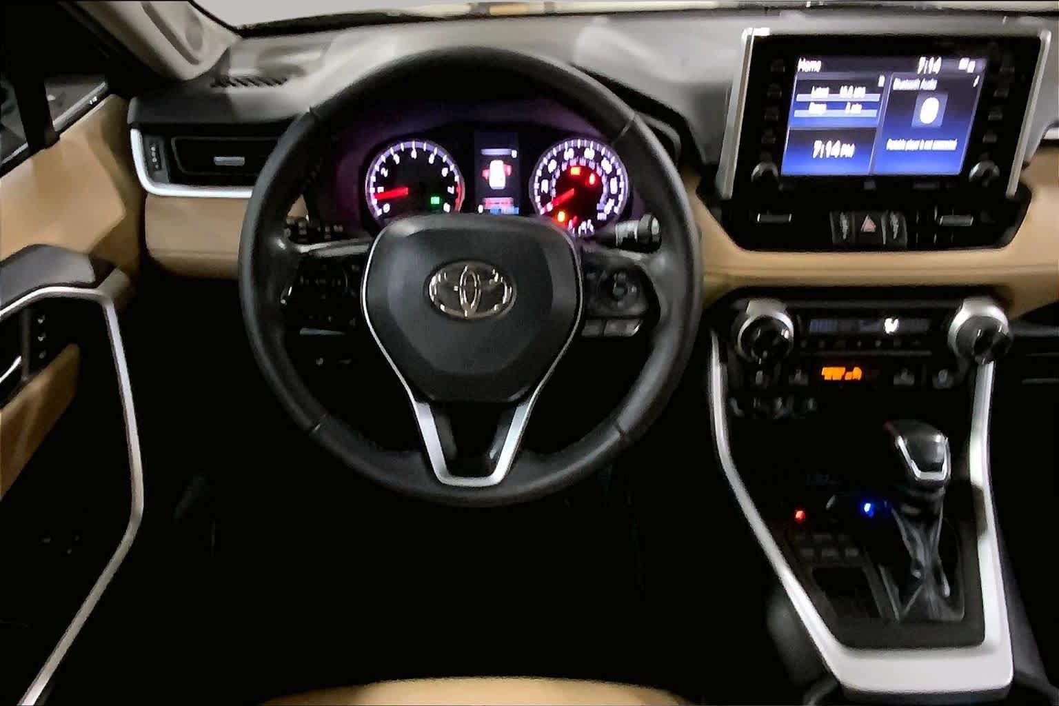 Certified 2021 Toyota RAV4 XLE Premium AWD/4WD image 6