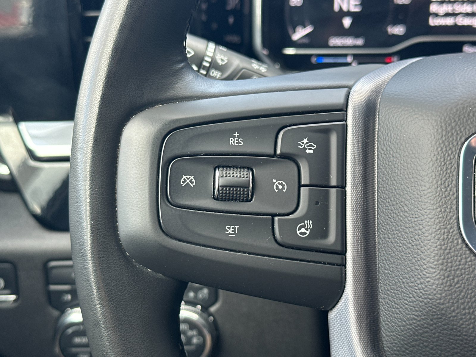 Used 2025 GMC Sierra 1500 SLT AWD/4WD image 26
