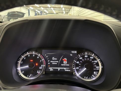 Used 2023 Toyota Highlander LE image 19