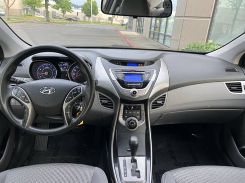 Used 2013 Hyundai Elantra FWD image 11