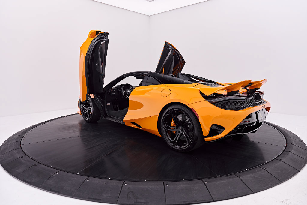 Used 2025 McLaren 750S Spider RWD image 27