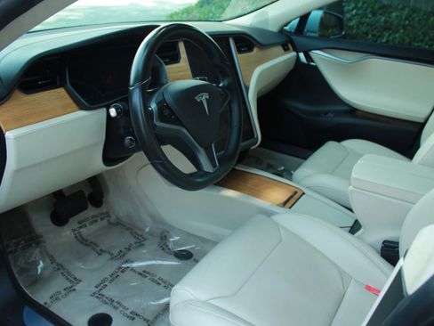 Used 2018 Tesla Model S 75D AWD/4WD image 10