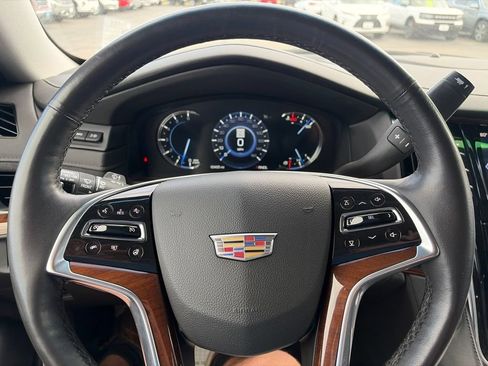 Used 2019 Cadillac Escalade Premium Luxury AWD/4WD image 12