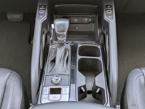 Certified 2022 Kia Telluride EX w/ EX Premium Package FWD image 16