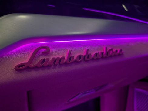 Used 2020 Lamborghini Urus AWD/4WD image 29