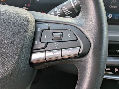 Used 2025 Cadillac XT4 Premium Luxury FWD image 24
