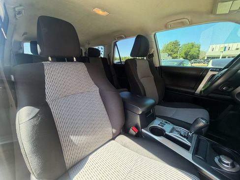 Used 2016 Toyota 4Runner SR5 AWD/4WD image 24