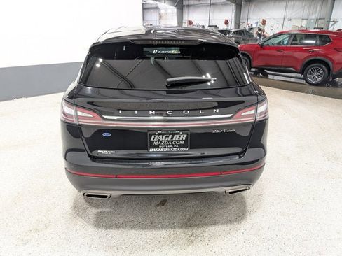 Used 2020 Lincoln Nautilus Reserve w/ Equipment Group 201A image 4