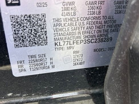 Used 2025 Chevrolet Trax LS FWD image 3