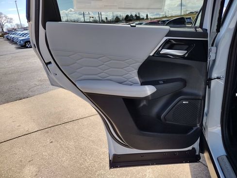 New 2026 Mitsubishi Outlander SEL AWD/4WD image 33