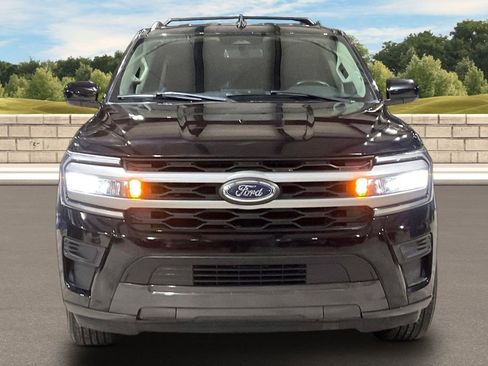 Used 2024 Ford Expedition Max XLT AWD/4WD image 3