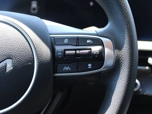 Used 2025 Kia K5 LXS FWD image 19