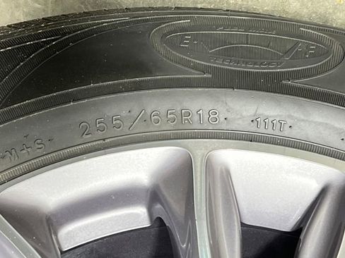 Used 2023 Buick Enclave Essence image 44