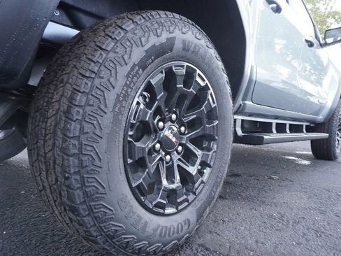 New 2026 GMC Canyon Elevation w/ Convenience Package image 6