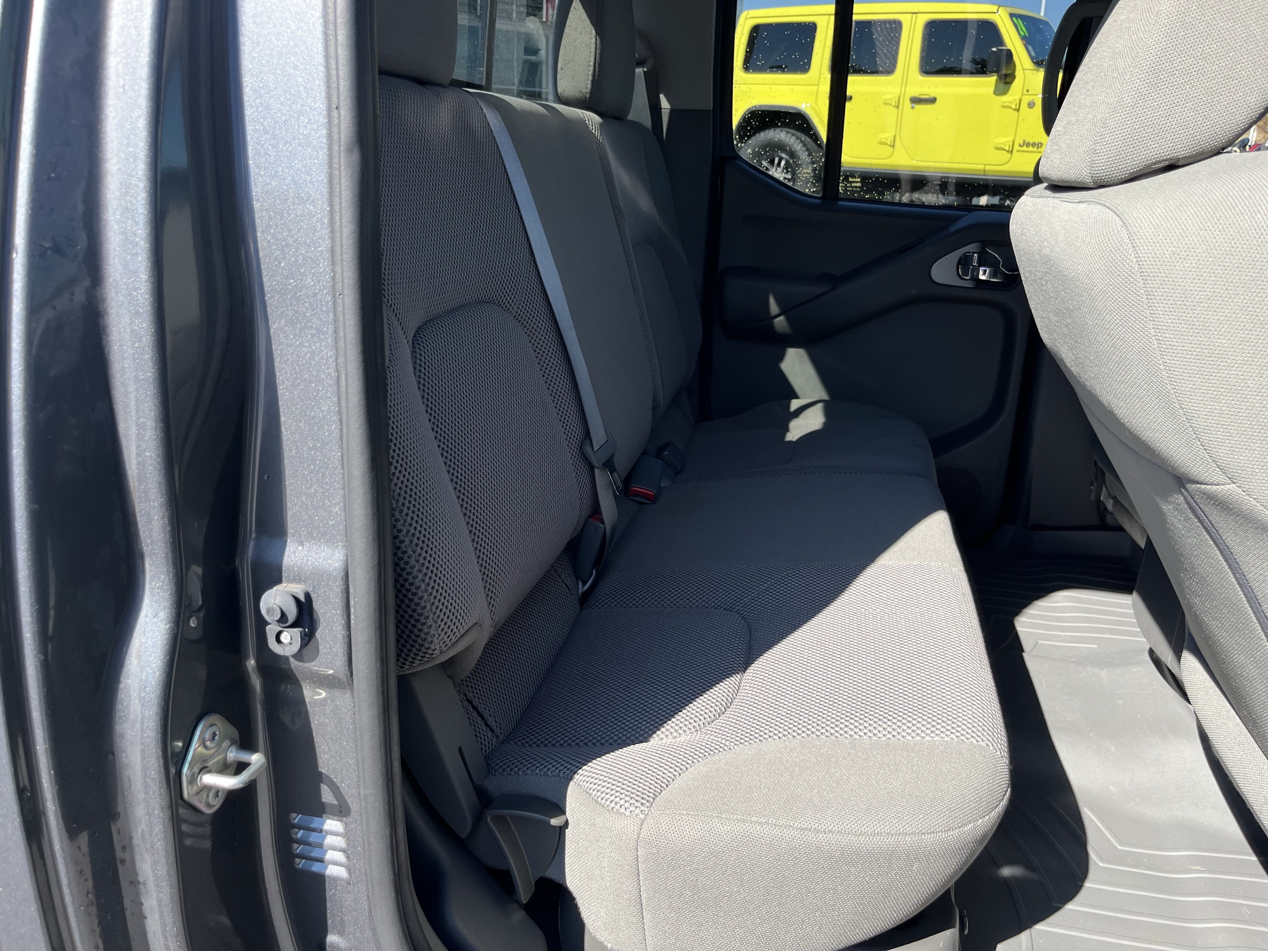 Used 2019 Nissan Frontier SV w/ Value Truck Package AWD/4WD image 4