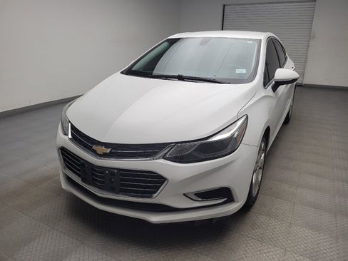 Used 2018 Chevrolet Cruze Premier FWD image 15