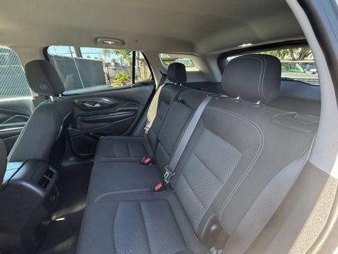 Used 2024 GMC Terrain SLE FWD image 25