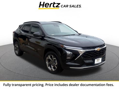 Used 2025 Chevrolet Trax LT FWD image 1
