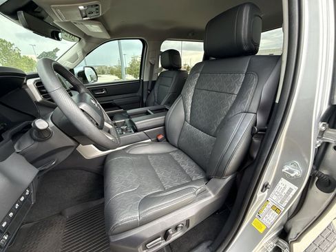 Used 2024 Toyota Tundra Limited image 30