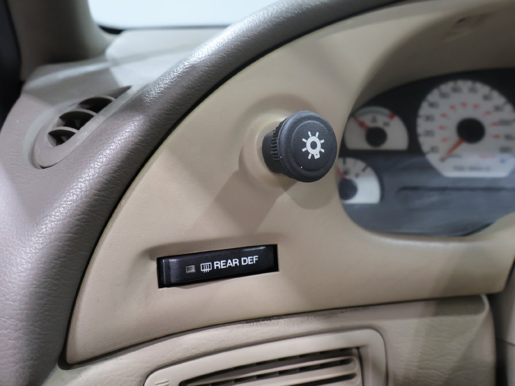 Used 1999 Ford Mustang Coupe RWD image 25