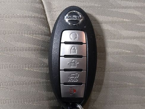 Used 2020 Nissan Rogue SV FWD image 32