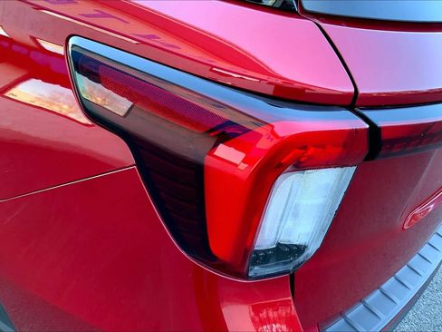 Used 2025 Ford Explorer ST-Line image 27