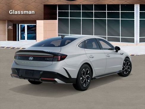 New 2025 Hyundai Sonata SEL image 4