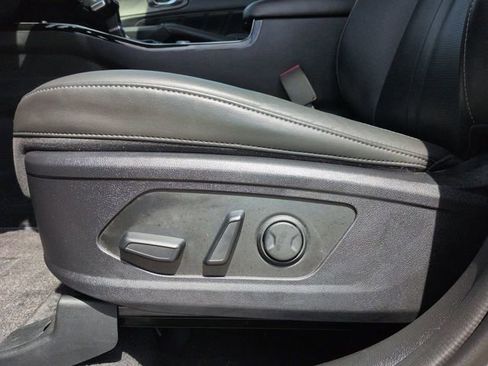 Used 2025 Kia Sorento SX AWD/4WD image 23
