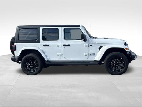 Used 2023 Jeep Wrangler Unlimited Sahara w/ Cold Weather Group AWD/4WD image 5