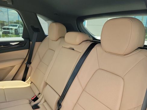 Used 2022 Porsche Cayenne AWD/4WD image 15