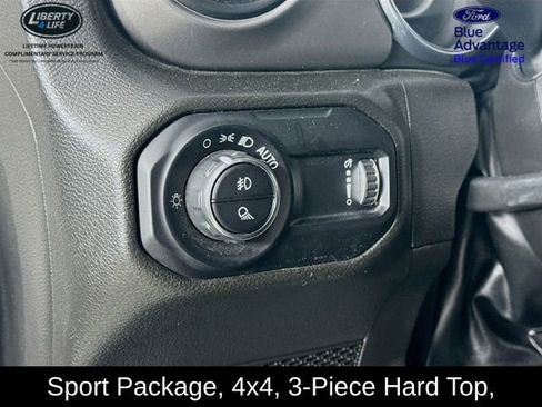 Used 2023 Jeep Gladiator Sport image 10
