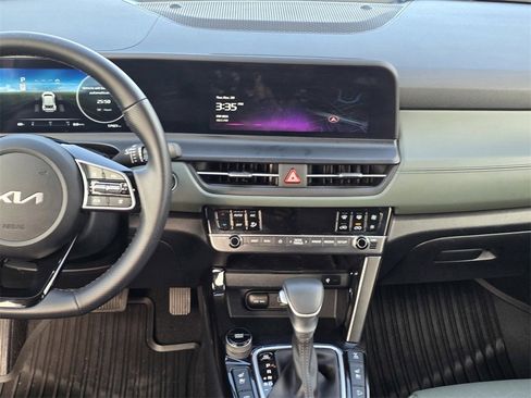 Used 2024 Kia Seltos SX w/ SX Sunroof Package image 16