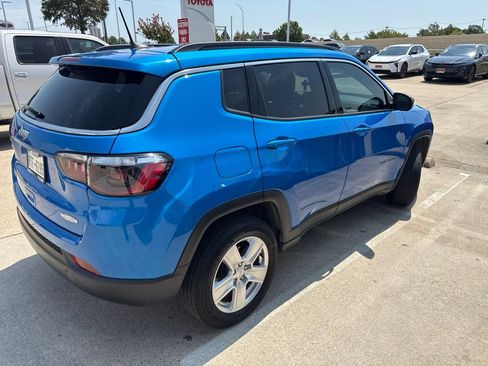 Used 2022 Jeep Compass Latitude AWD/4WD image 4