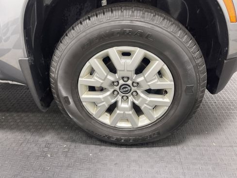 Used 2022 Nissan Frontier SV image 28