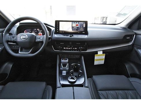New 2026 Nissan Rogue Platinum w/ Platinum Premium Package AWD/4WD image 9