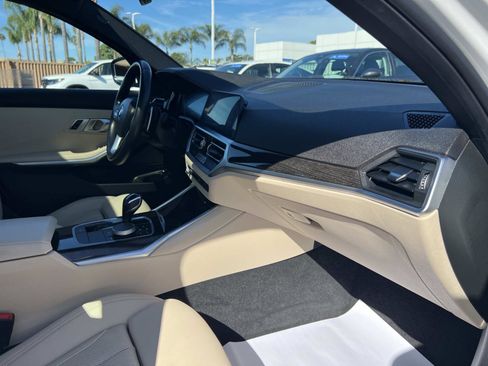 Used 2022 BMW 330e w/ Convenience Package image 30