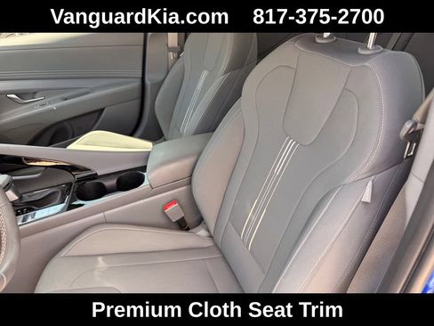 Used 2025 Hyundai Elantra SEL FWD image 13