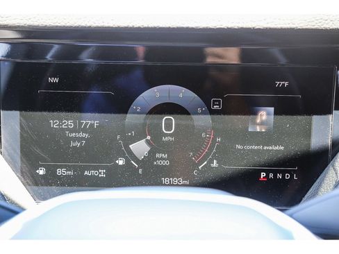 Used 2025 GMC Yukon XL Denali AWD/4WD image 19