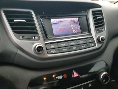 Used 2017 Hyundai Tucson SE image 19