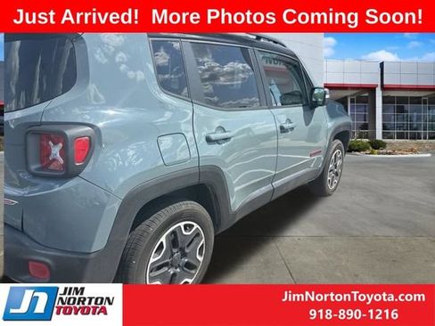 Used 2016 Jeep Renegade Trailhawk AWD/4WD image 7